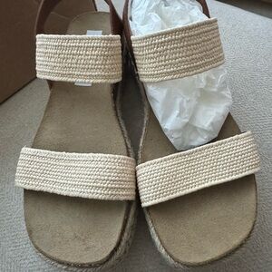 Women's Steve Madden Cream Sandals